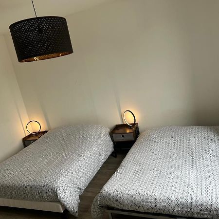 Le Familial: Cozy Double Rooms with Netflix and Private Parking Dieppe Exterior photo