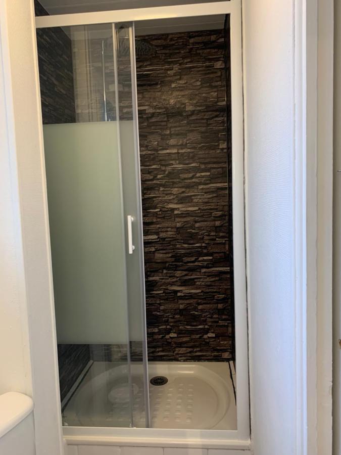 Le Familial: Cozy Double Rooms with Netflix and Private Parking Dieppe Exterior photo
